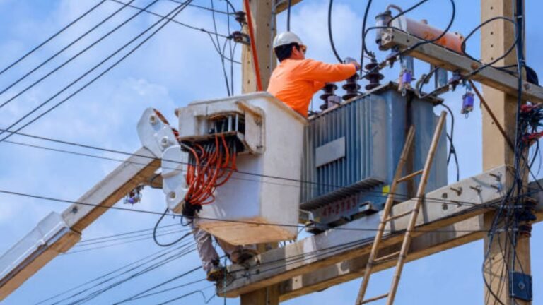 Trade Schools for Lineman